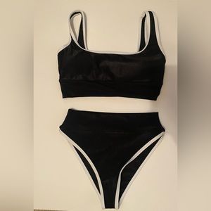 Lain Snow Kiawah black Two Piece - NWOT